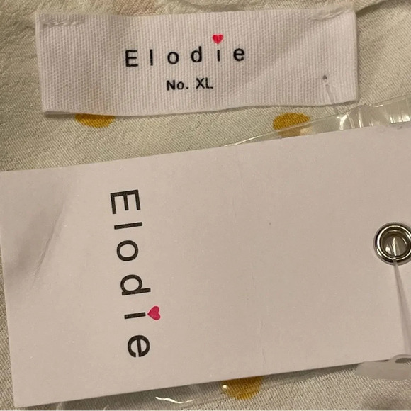 ELODIE Yellow Heart Print‎ Tank Top in White - Picture 5 of 7